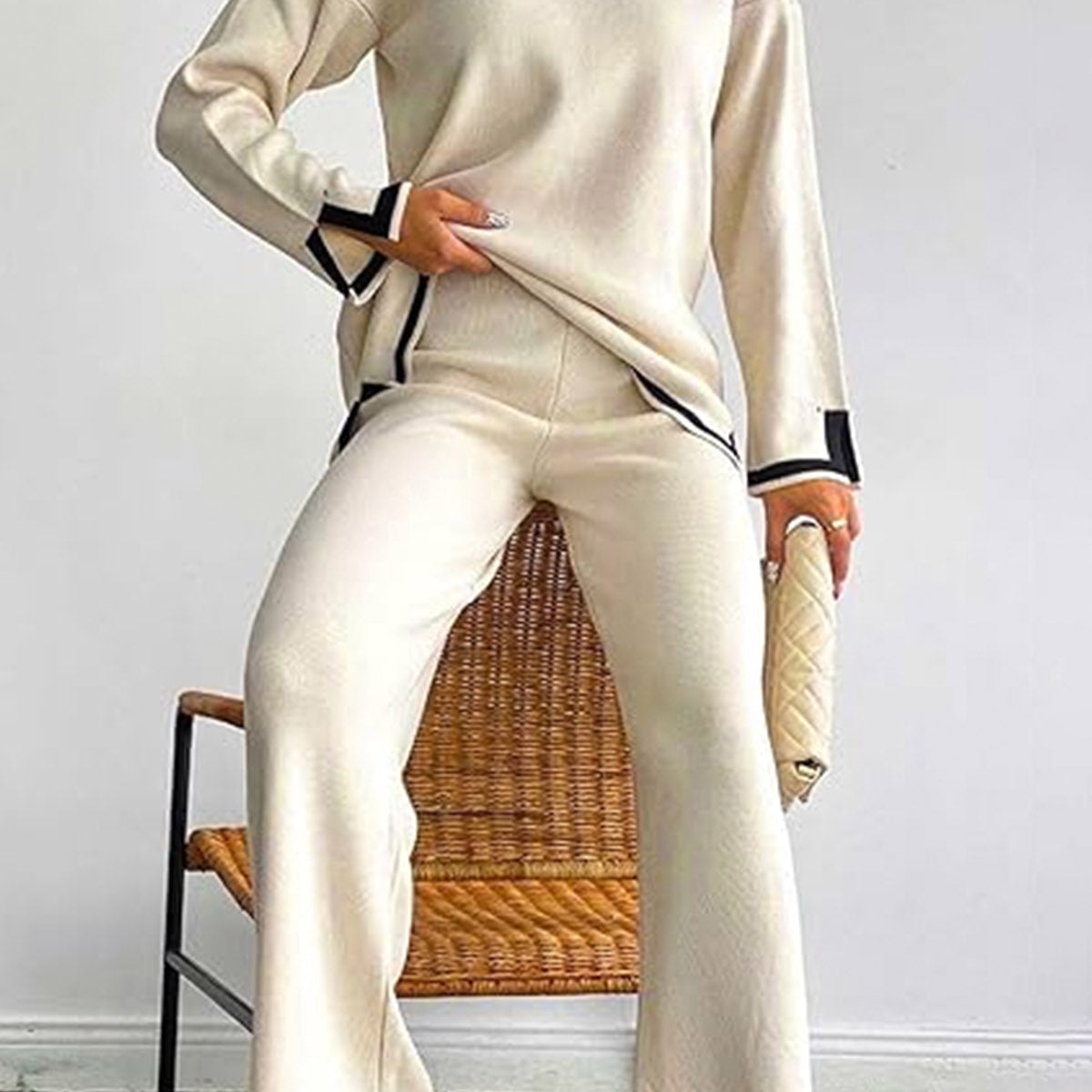 Dámský outfit – Ležérní šaty – Měkký úplet – Volný střih – Dlouhý rukáv