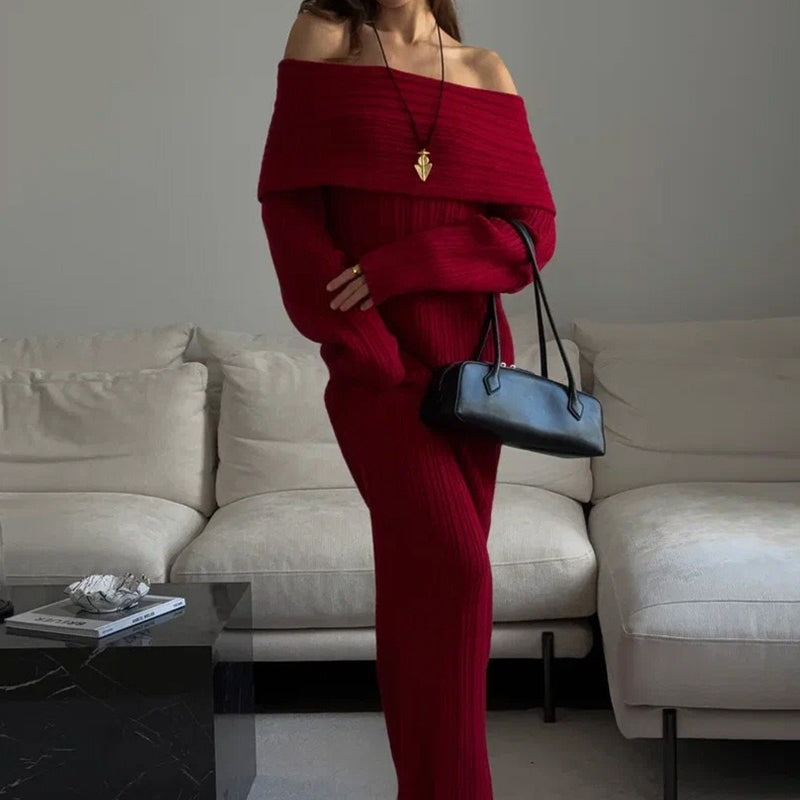 Elegantní a minimalistické maxi šaty s odhalenými rameny z jednobarevného úpletu