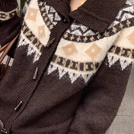 Retro volný pletený kardigan s žakárovým límcem a knoflíky z rohoviny.