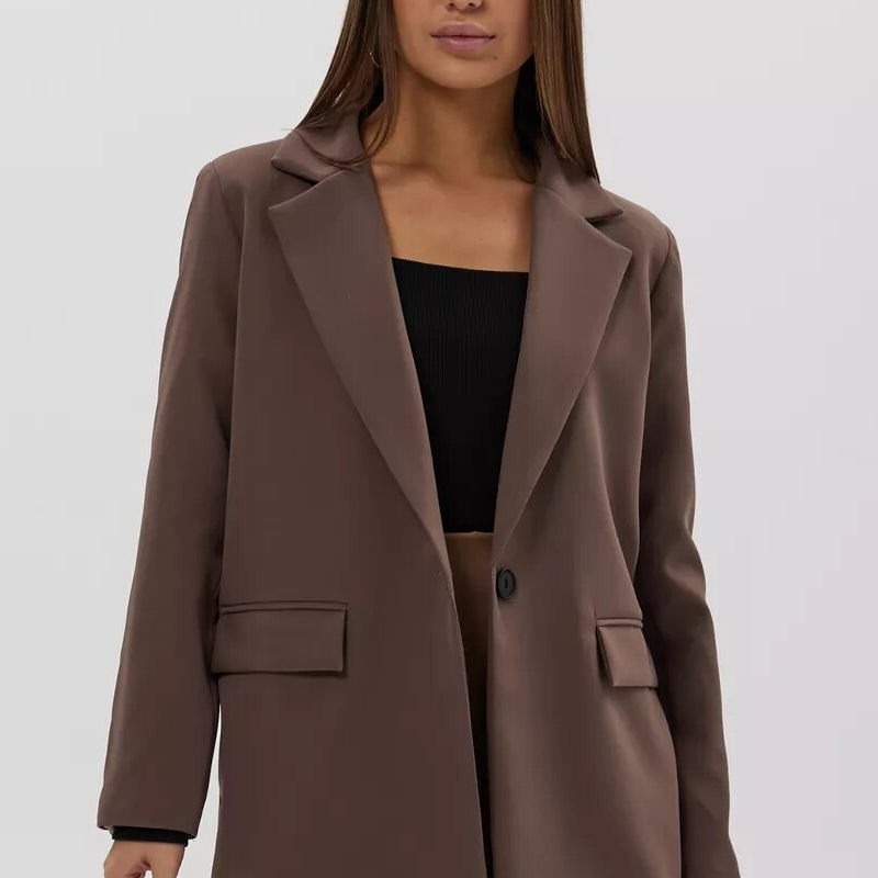 Volný blazer na jeden knoflík