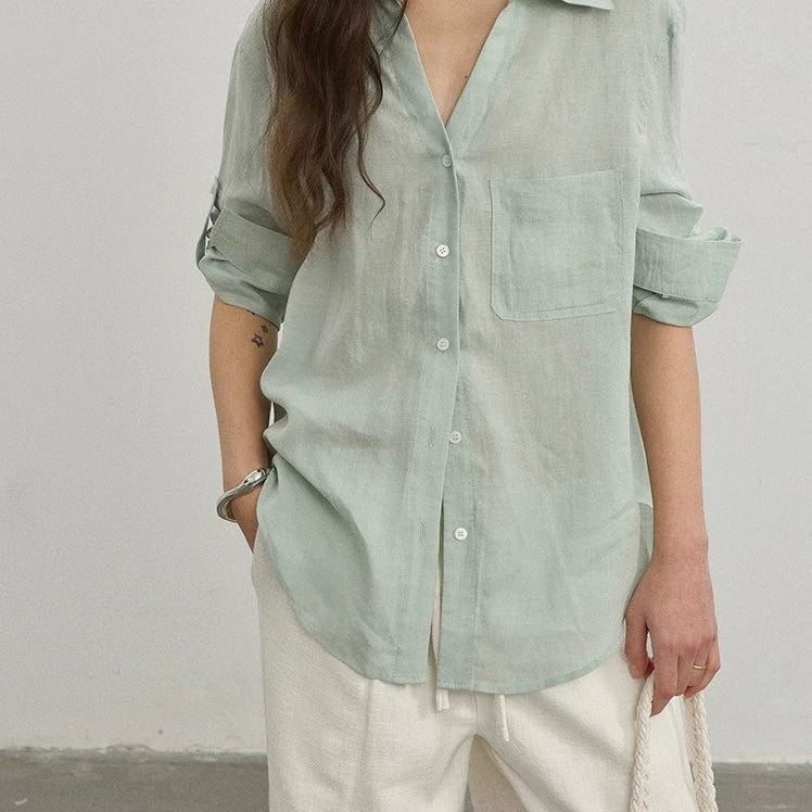 Volná lněná halenka, minimalistický a ležérní styl