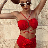 Bikiny s ramínky na krk a květinovým detailem - Elegantní a pohodlné