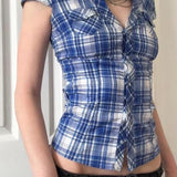 Britská kostkovaná halenka, výstřih do V s volánky a nafoukanými rukávy