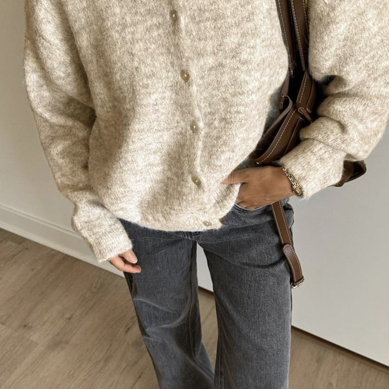 Světle šedá pletená vesta s vintage knoflíky