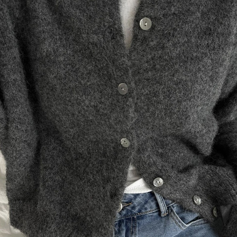 Světle šedá pletená vesta s vintage knoflíky