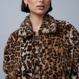 Vintage kabát s leopardím vzorem a límcem z umělé kožešiny