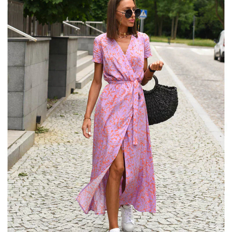 Vlasta - Elegantní šaty s výstřihem do V a tvarujícím střihem