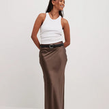 Dámská saténová midi sukně – elegantní splývavá látka – sofistikovaný přiléhavý střih