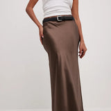 Dámská saténová midi sukně – elegantní splývavá látka – sofistikovaný přiléhavý střih