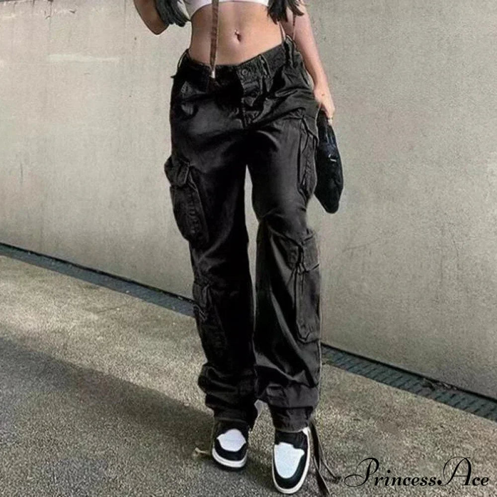Streetwear kalhoty s kapsami, širokými nohavicemi a vysokým pasem, rovný střih.