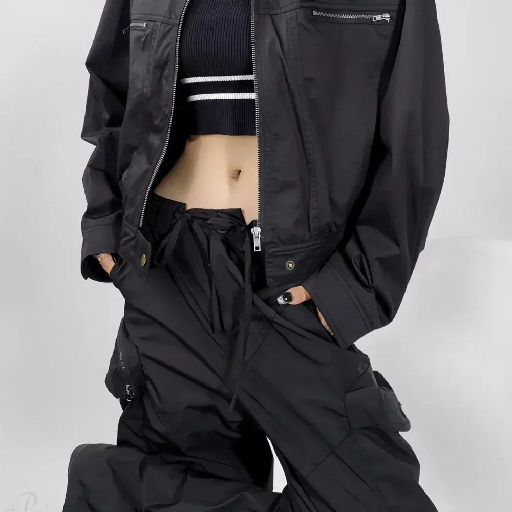 Volná, ležérní bunda Techwear s funkčně střiženým střihem a zapínáním na zip